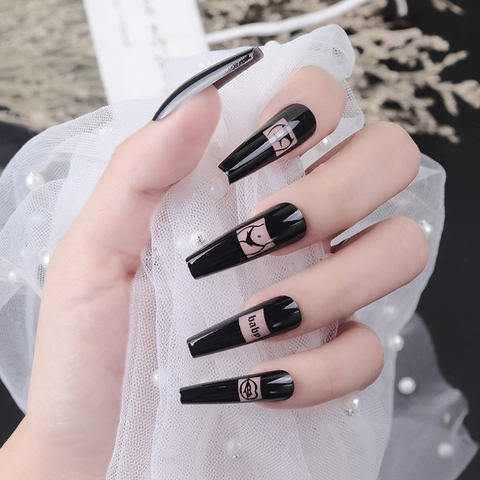 Press On Nails Lange Doodskist Ballerina Zwart Roze Artistieke Lijn Baby Letter Hars Vrouwen Professionele Manicure
