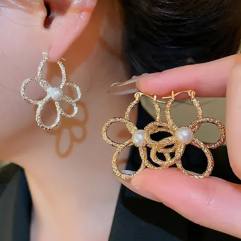 Hollow Flower Textured Artificial Pearl Earrings With 925 Sterling Silver Earring Post Retro Simple Elegant Metal Jewelry For Women