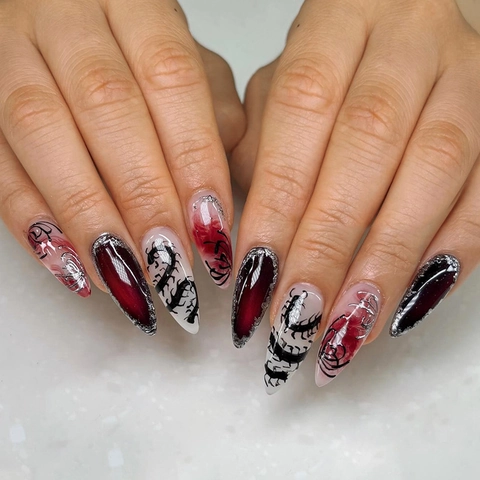 Unghie Finte Long Stiletto Press On Nails Gotico Scuro Sfumato Rosso Nero Motivo Millepiedi Punk