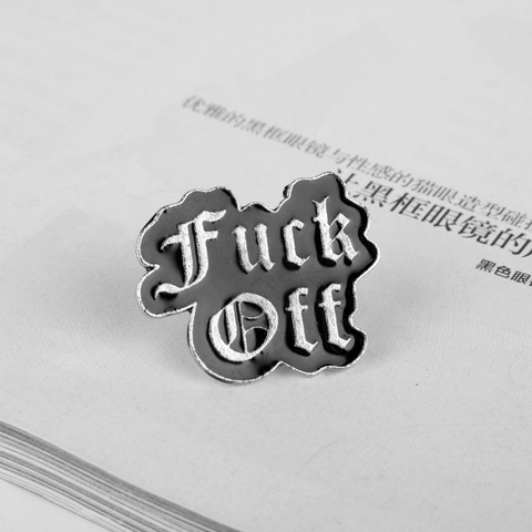 Broche Esmalte Letra Fuck Off Punk Gótico Aleación Zinc Pin Solapa Para Decoración Ropa Bolso