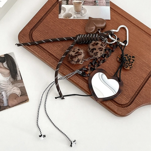 Schlüsselanhänger Taschenanhänger Vintage Leopard Herz Spiegel Plüschball Schwarz Leder Hund Anhänger Für Handtasche Auto
