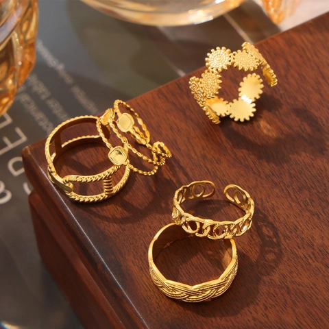 Minimalistische Geometrische Texturringringe Titanstahl Vergoldet Stapelbar Mehrlagig Ausgehöhlt Verstellbarer Trendiger Schmuck