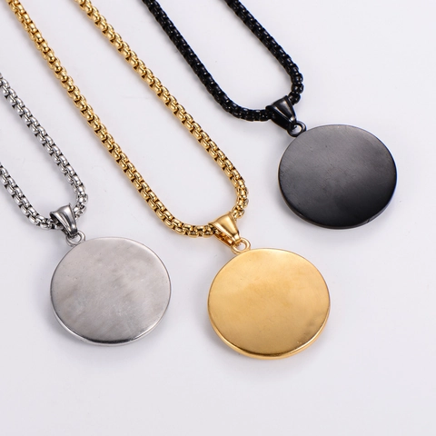 Collier Pendentif Gravé Follow Your Heart Boussole Étoile Rétro Acier Inoxydable 304 Médaille Ronde Bijoux Hommes Femmes