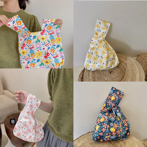 Damen Blumenmuster Baumwolle Canvas Handgelenktasche Kleine Japanische Knotentasche Frischer Vintage Stil Münzbeutel