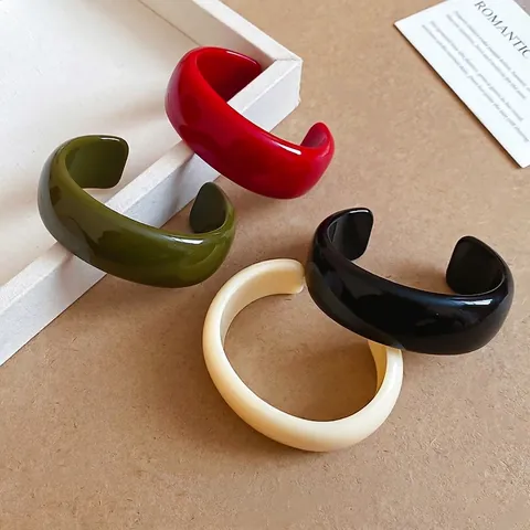 Brazalete Ancho De Resina Acrílica Minimalista Pulido Brillante Forma C Abierta Grueso Moda Para Mujeres Estilo Retro
