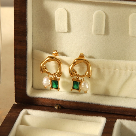 Orecchini Pendenti In Acciaio Inossidabile Perla Artificial E Cristallo Verde Smeraldo Placcati Oro 18k Cerchi Per Donna