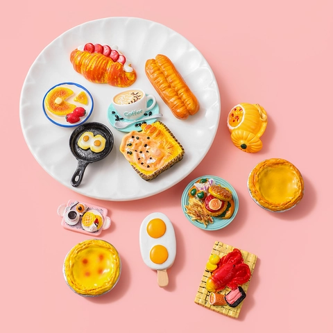 Cibo Simulazione Resina Miniatura Calamite Da Frigo Accessori Fai Da Te Pane Dessert Burger Colazione Ciondoli Decorativi Carini