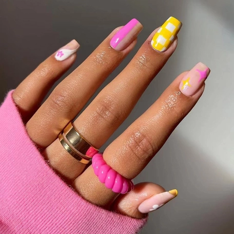 Unghie Finte Quadrate A Pressione Motivo Floreale Colorato Scacchi Giallo Rosa Stile Francese Punte Per Unghie Artificiali Per Donne Manicure DIY