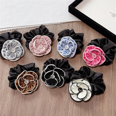 Chouchous Fleur De Camélia Élégants Élastiques À Cheveux En Satin Style Hepburn Français Passepoil Contrasté Porte Queue De Cheval