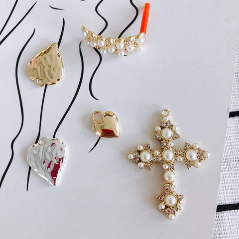 DIY Ciondoli Per Creazione Gioielli Pendenti In Lega Con Künstliche Perle Artificiali E Smalto Cuore Croce Torre Eiffel Forme Per Artigianato
