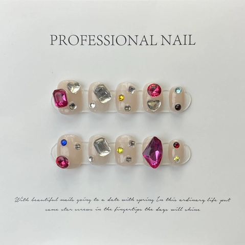 Faux Ongles Faits À La Main Base Rose Nude Avec Strass Colorés Gemmes De Coeur Luxe Réutilisables