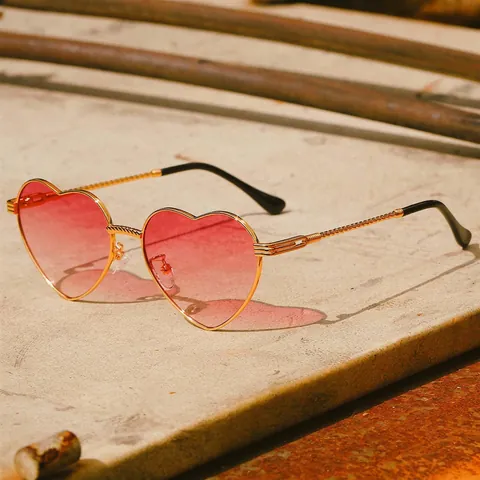 Lunettes De Soleil En Forme De Coeur Pour Femmes Mode Monture Métal Protection UV400 Verres Dégradés Style Rétro