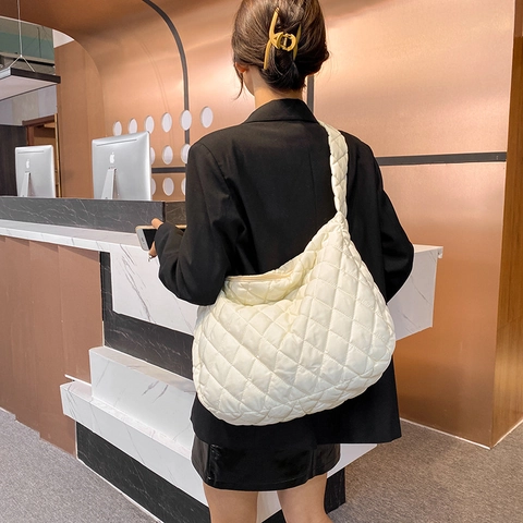 Quilted Hobo Bag Large Capacity Nylon Padded Cloud Shoulder Tote For Women Lightweight Daily Casual Versatile Puffy Handbag