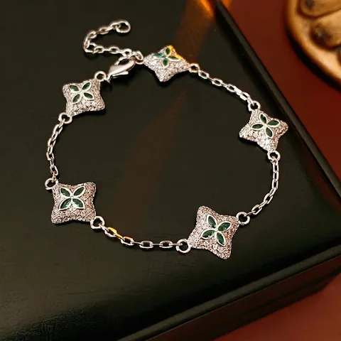 Vintage Flower Bracelet Copper Inlaid Green Zircon Four Petal Clover Motif French Style Elegant Jewelry For Women Gift
