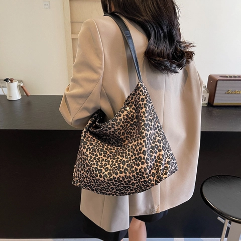 Sac Hobo À Imprimé Léopard Toile Nylon Grande Capacité Mode Décontracté Navette Sac À Épaule Femmes Style Souple Bandoulière Réglable