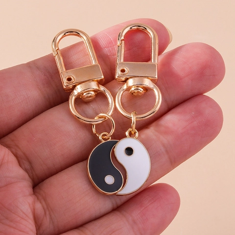 Tai Chi Yin Yang Keychain Zinc Alloy Enamel Matching Pendants For Couples Best Friends Vintage Gold Metal Bag Decor