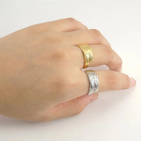 Anello Aperto in Acciaio Inossidabile con Texture Irregolare per Donna Regolabile Oro Argento Gioielli di Moda