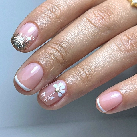 French Press On Nails Short Square Nude Pink White Flower Design Glossy Sweet Fake Nails Detachable Artificial Finger Decoration