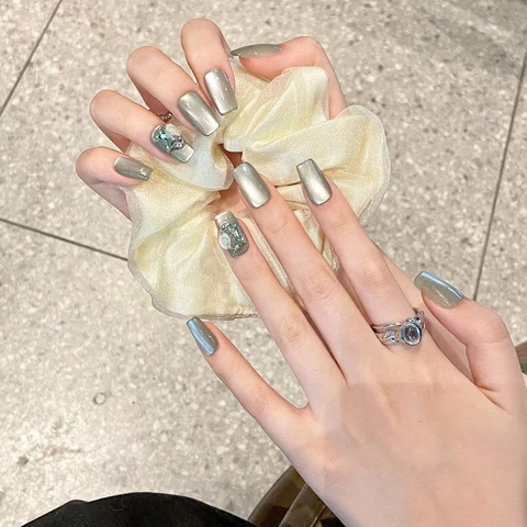 Unghie a Pressione Fatte a Mano Verde Smeraldo Occhio di Gatto Con Fiore di Camelia Tridimensionale Strass Stile Elegante Donna