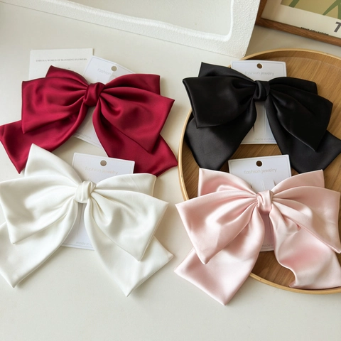 Große Satin Schleife Haarspange Französische Vintage Übergroße Dreischichtige Satinnband Haarnadel Damen Hochzeit Party Haarschmuck