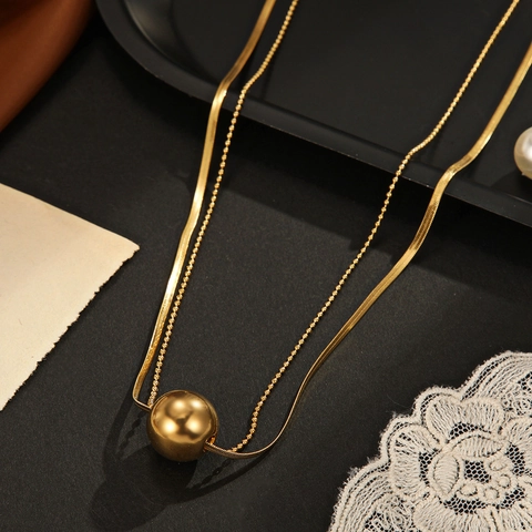 Minimalistische Vergulde Titaniumstaal Dubbellaagse Halsketting Voor Vrouwen Gepolijste Bal Hanger Slangenketting Elegante Sieraden Gift