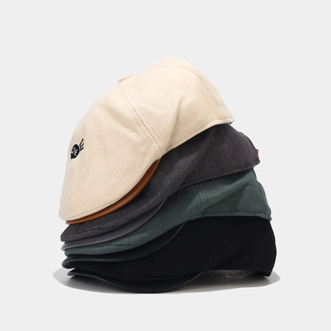 Vintage British Style Flat Cap Woolen Fabric With PU Leather Brim LOVE Embroidery Crown Patch Retro Unisex Ivy Hat