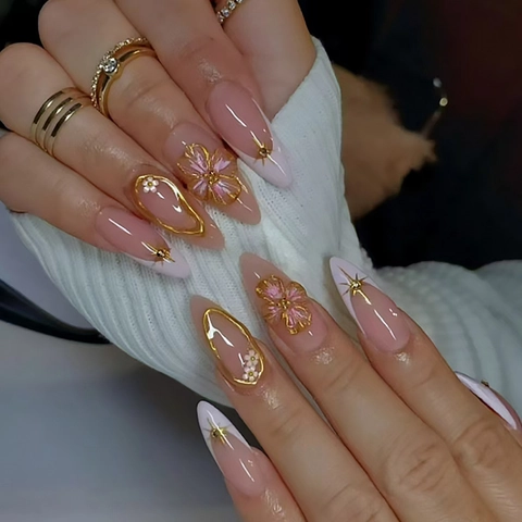 Französischer Stil Press On Nails Süß Rosa Mandelform Blumenrelief Design Elegant Strass ABS Kunststoff