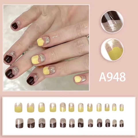 Kurze Runde Quadratische Kunststoff Press On Nails Schokobraun Gelb Silber Metallic Ripple Vintage Glänzende Nägel