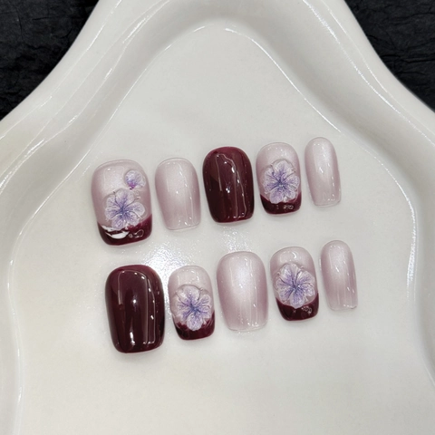 Unghie Finte Fatte A Mano Rosso Vino Occhio Di Gatto Con Decorazione Floreale 3D Stile Francese Corto Quadrato
