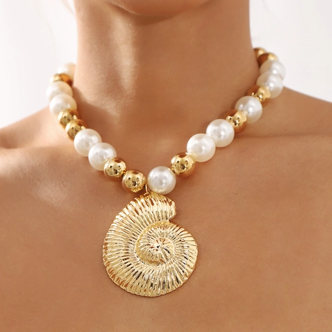Collana Oversize Esagerata Ciondolo Conchiglia E Cuore Cavo Künstliche Perle Sintetiche Lega Perla Artificial Metallo Gioielli Da Spiaggia Oceano Per Donne