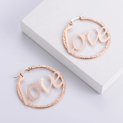 304 Edelstahl Rosegold Vergoldet LOVE Buchstabe Creolen Strukturierte Runde Ausgeschnittene Schmuck Für Frauen