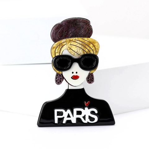 Fashion Paris Meisje Acryl Brosche Moderne Cartoon Vrouw Met Zonnebril Emaille Druppelolie Speld Badge Voor Dames Sieraden