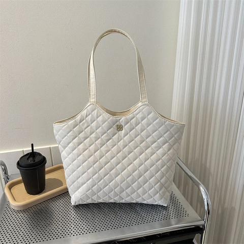 Gesteppte Damen Tote Bag Große Kapazität Rautenmuster Nylon Schultertasche Leichte Pendler Handtasche Lässiger Tägliche Chic