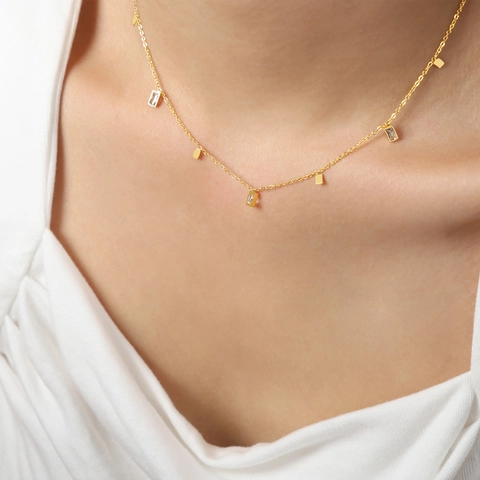 Collar Con Colgante Cuadrado Triángulo Geométrico de Acero de Titanio Para Mujer Cadena de Clavícula de Zirconia Chapada en Oro Joyería de Moda Minimalista