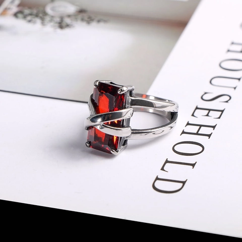 Vintage Roestvrijstalen Ring Met Grote Rechthoekige Rode Edelsteen En Verweven Holle Band Mode-sieraden