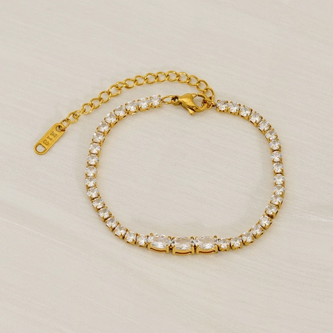 Tennis Armband Für Damen 18K Vergoldeter Edelstahl Mit Herzförmigem Buntem Zirkon Inlay Elegantes Schmuckgeschenk