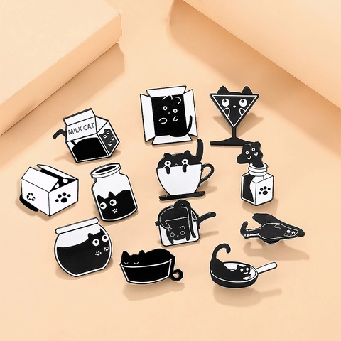 Lindo Dibujo Animado Creativo Gato Negro Líquido Broche de Esmalte de Aleación de Zinc Divertido Insignia de Metal Animal para Accesorios de Mochila de Ropa