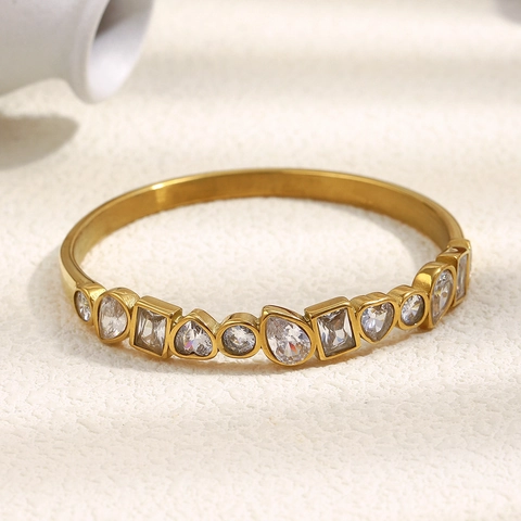 Elegant 18K Gold Plated Stainless Steel Bangle Bracelet For Women With Geometric Multi Shape Heart Pear Square Zirconia