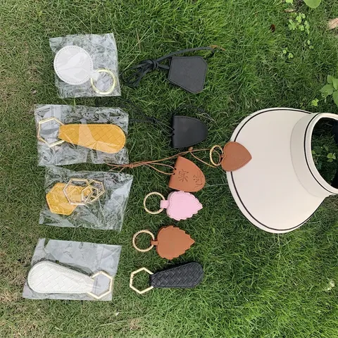 Portable PU Leather Hat Clip For Travel Magnetic Cap Holder Bag Accessory Outdoor Hands-free Heart Leaf Style