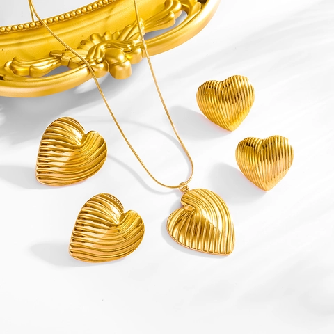 Set Di Gioielli Con Collana Con Pendente A Cuore Ondulato E Orecchini A Lobo Acciaio Inossidabile Placcato Oro 18K Per Donna
