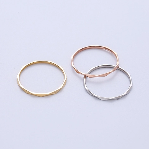 Minimalistischer Geometrischer Facettierter Ring 316L Edelstahl Rhombus Schnitt Schlichter Band Schmuck
