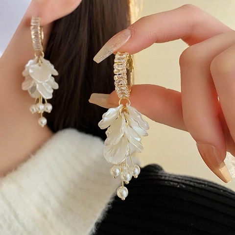 Pendientes Largos Elegantes De Pétalos De Flores Con Borlas Para Mujer Con Circonita Perla Artificial De Imitación Y Poste De Plata