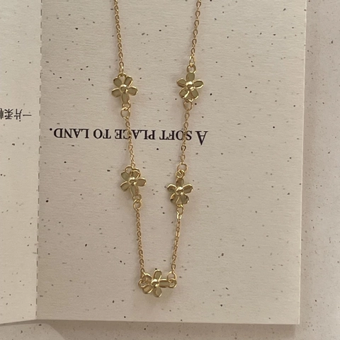 Collar De Plata De Ley 925 Con Pequeños Colgantes De Flores De Cinco Pétalos Joyería Floral Minimalista Para Mujer