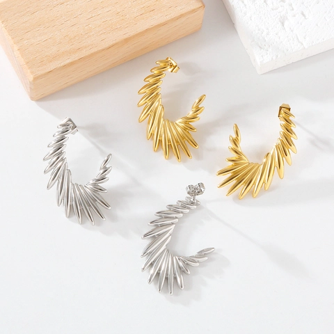Boucles D'oreilles Clous En Acier Inoxydable Aile Pointe Plqué Or 18K Texture Plume Radiale Style Punk Moderne