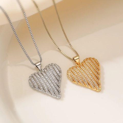 Collier Pendentif Coeur Cuivre Avec Zircone Plaqué Or Argent Creux Rayé Chaîne De Clavicule Pour Femmes