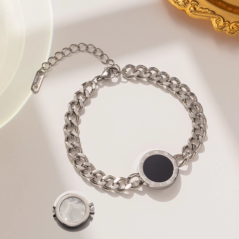 Bracelet Chaîne en Acier Titane avec Disque de Chiffres Romains pour Femme Plaqué Or Argent Minimaliste Bijoux de Mode Versatiles