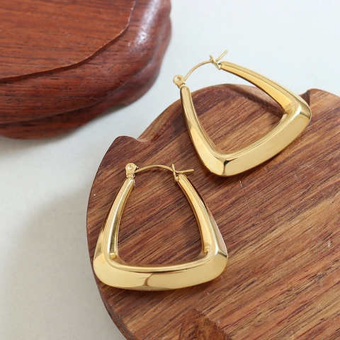 Orecchini A Cerchio A Forma Di U Acciaio Al Titanio Placcato Oro 18K Design Geometrico Minimalista Stile Francese Versatile