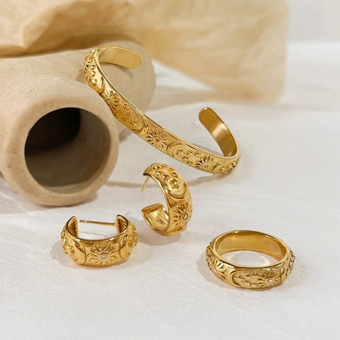 Anello Retrò In Acciaio Inossidabile Da Donna Placcato Oro Celeste Sole Luna Stella Rilievo Bohemien Banda Strass