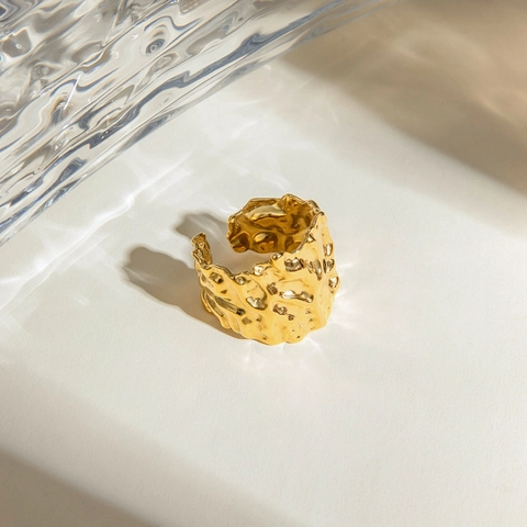 Anello In Acciaio Inossidabile Texture Martellata Onda Irregolare Fascia Larga Aperta Regolabile Placcato Oro 18K Stile Minimalista INS