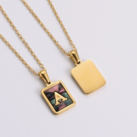 Collana con Ciondolo Quadrato Alfabeto in Acciaio Inossidabile Placcato Oro 18K con Conchiglia Donna Gioielli Vintage